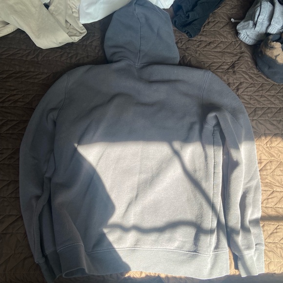 Cute H&M sweater - Picture 2 of 2